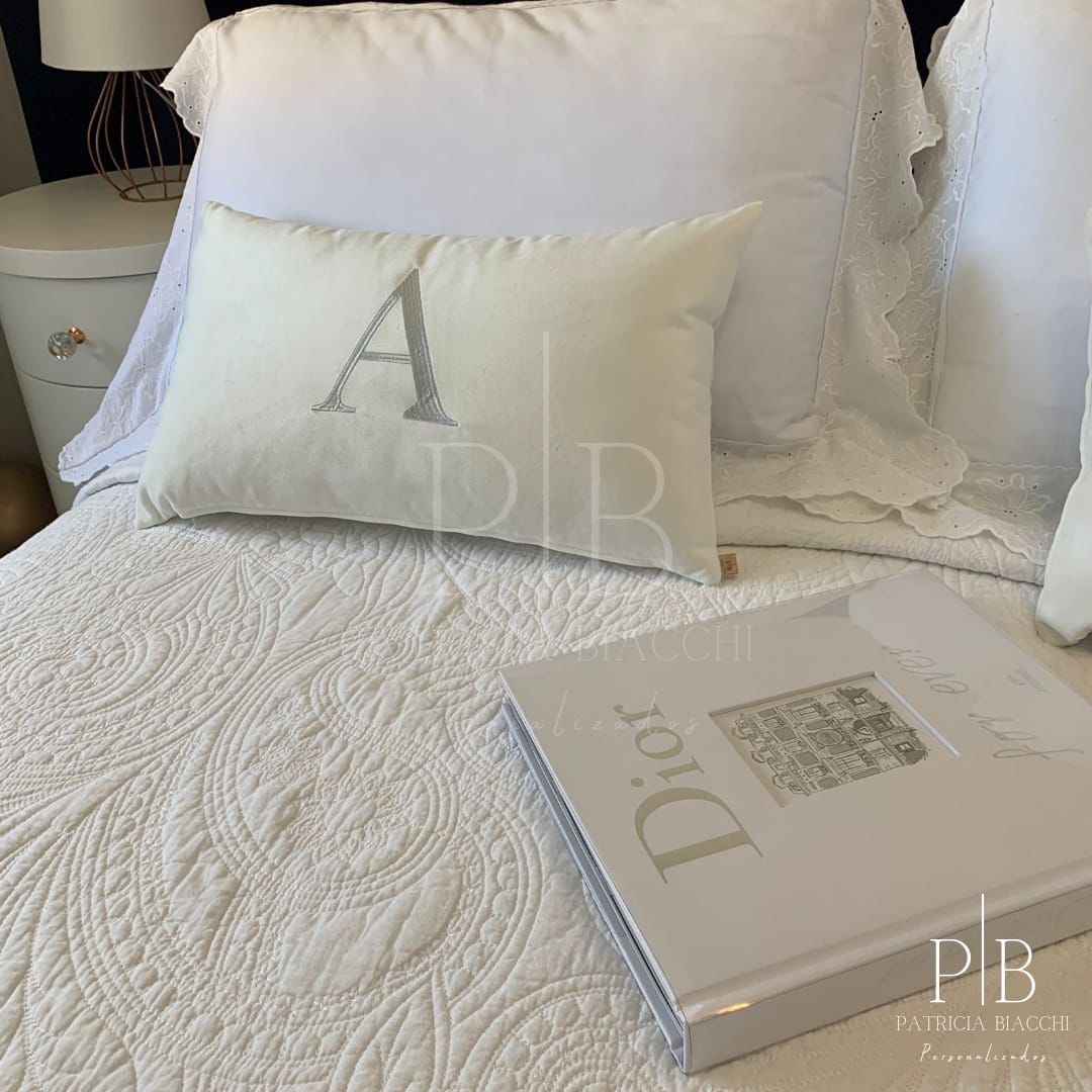 Par de Almofadas com Iniciais Single Veludo Branco Bordado Cinzento-Claro