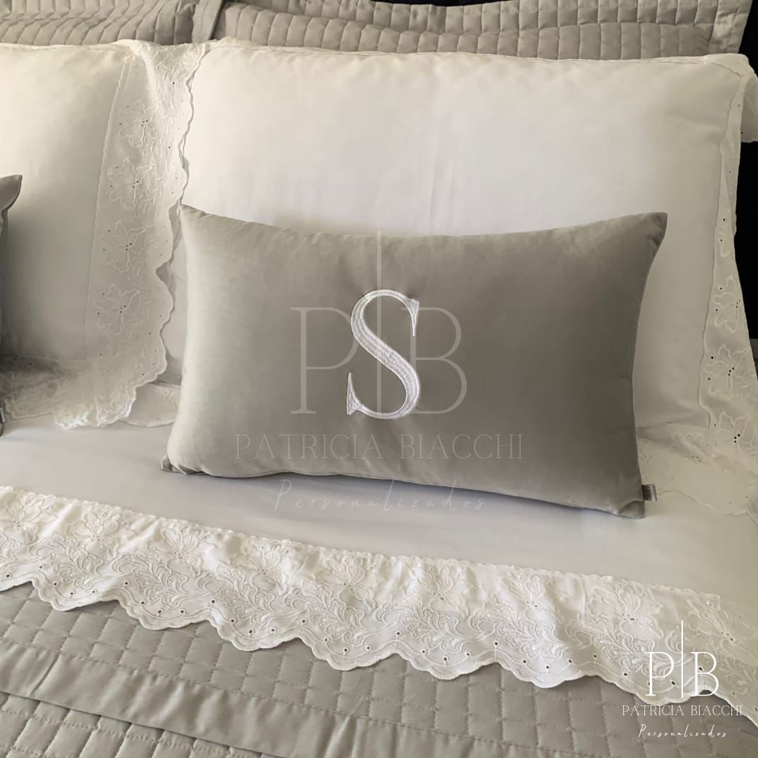Par de Almofadas com Iniciais Single Veludo Cinzento-Claro Bordado Branco