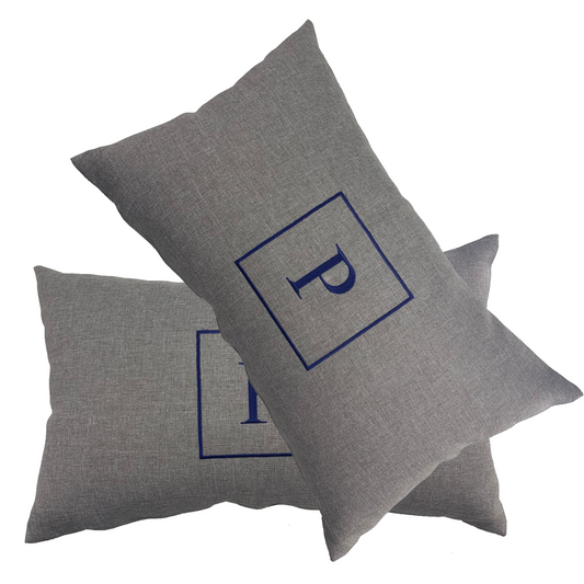 Par de Almofadas com Iniciais Square Linho Cinzento Bordado Azul-Marinho