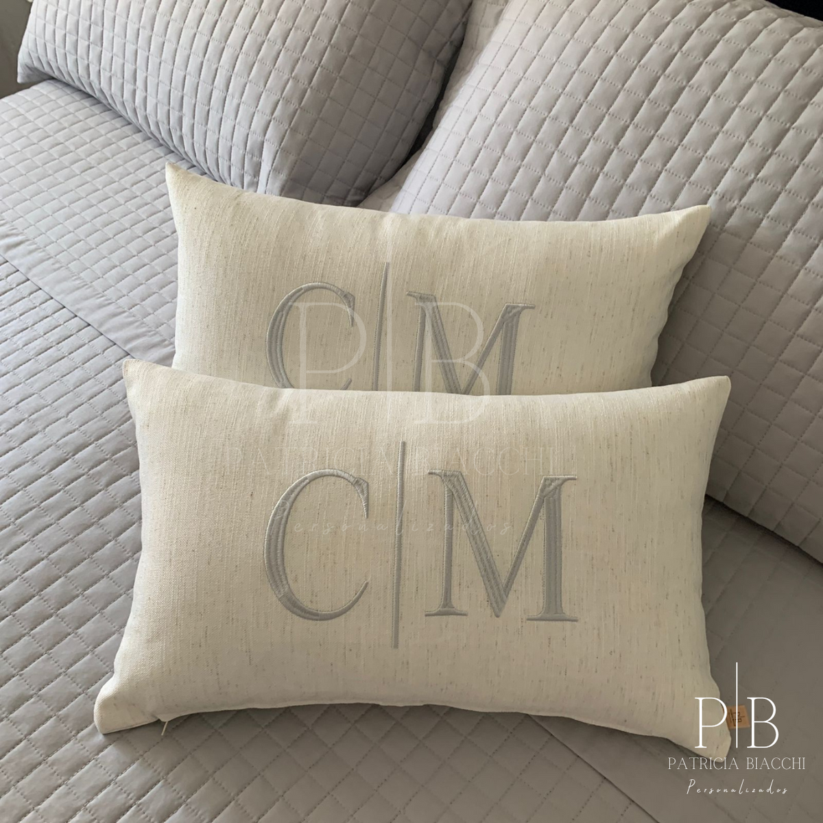 Almofada Individual com Iniciais Married Linho Cru Bordado Cinzento-Claro