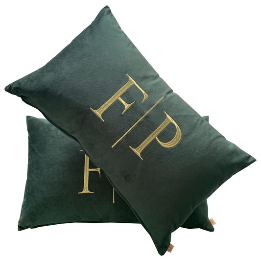 Par de Almofadas com Iniciais Married Veludo Verde-Escuro Bordado Dourado